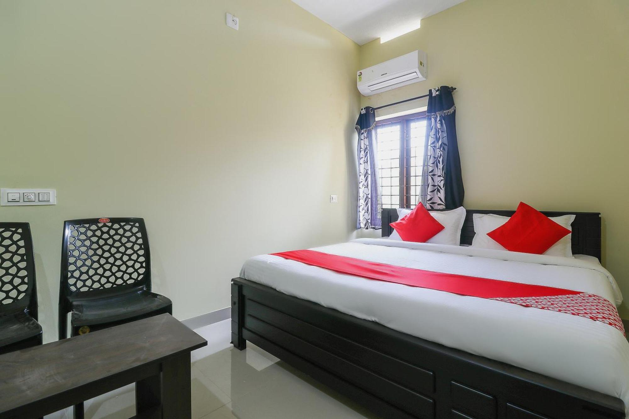 Liberty Apartments Kannur Esterno foto