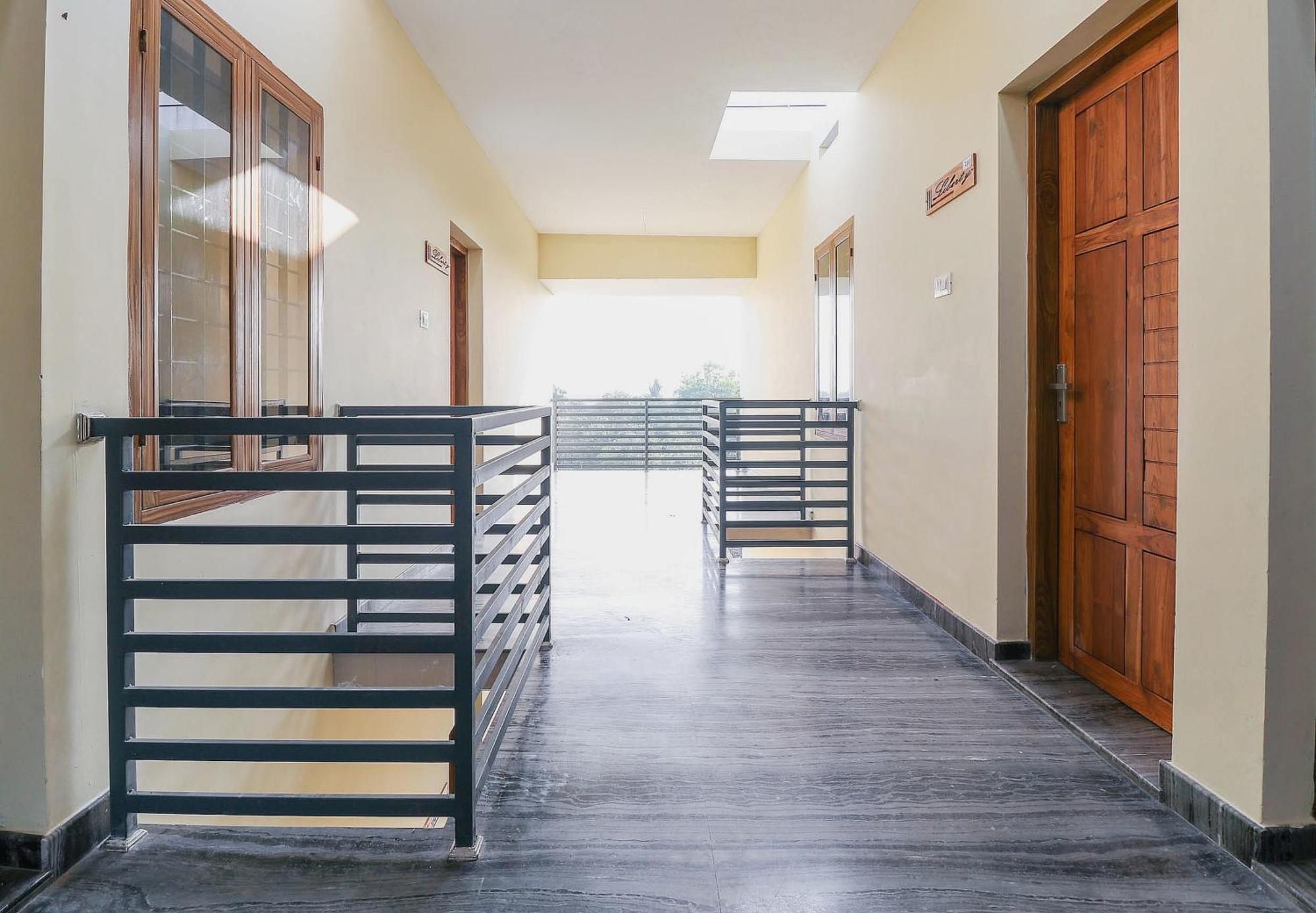 Liberty Apartments Kannur Esterno foto